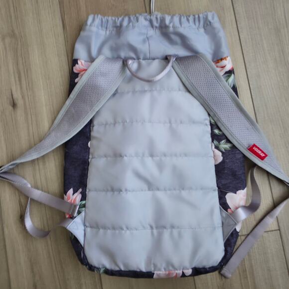Vooray Stride Cinch Gray Floral Rose Gray 13L Drawstring Backpack Women One Sz - Picture 11 of 15